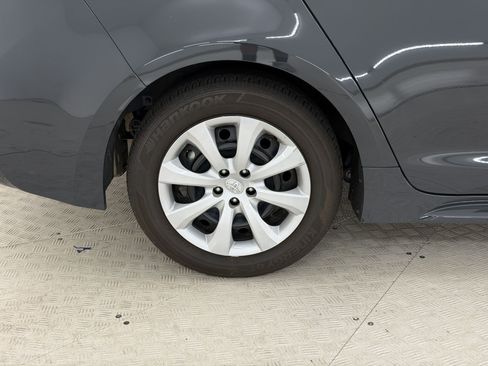 Used 2025 Toyota Corolla LE FWD image 12