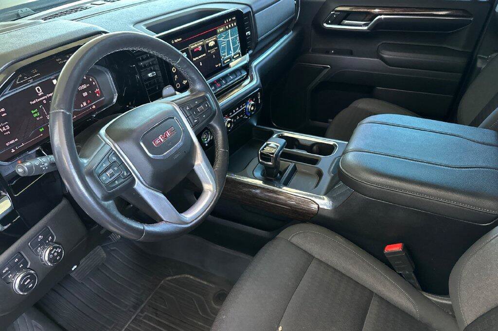 Used 2023 GMC Sierra 1500 Elevation AWD/4WD image 10