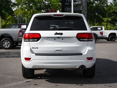 Used 2019 Jeep Grand Cherokee Altitude AWD/4WD image 9