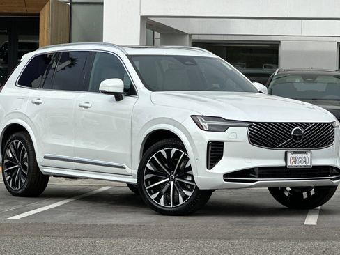 New 2026 Volvo XC90 B6 Plus image 2