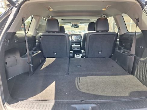 Used 2019 Toyota Highlander Limited AWD/4WD image 25