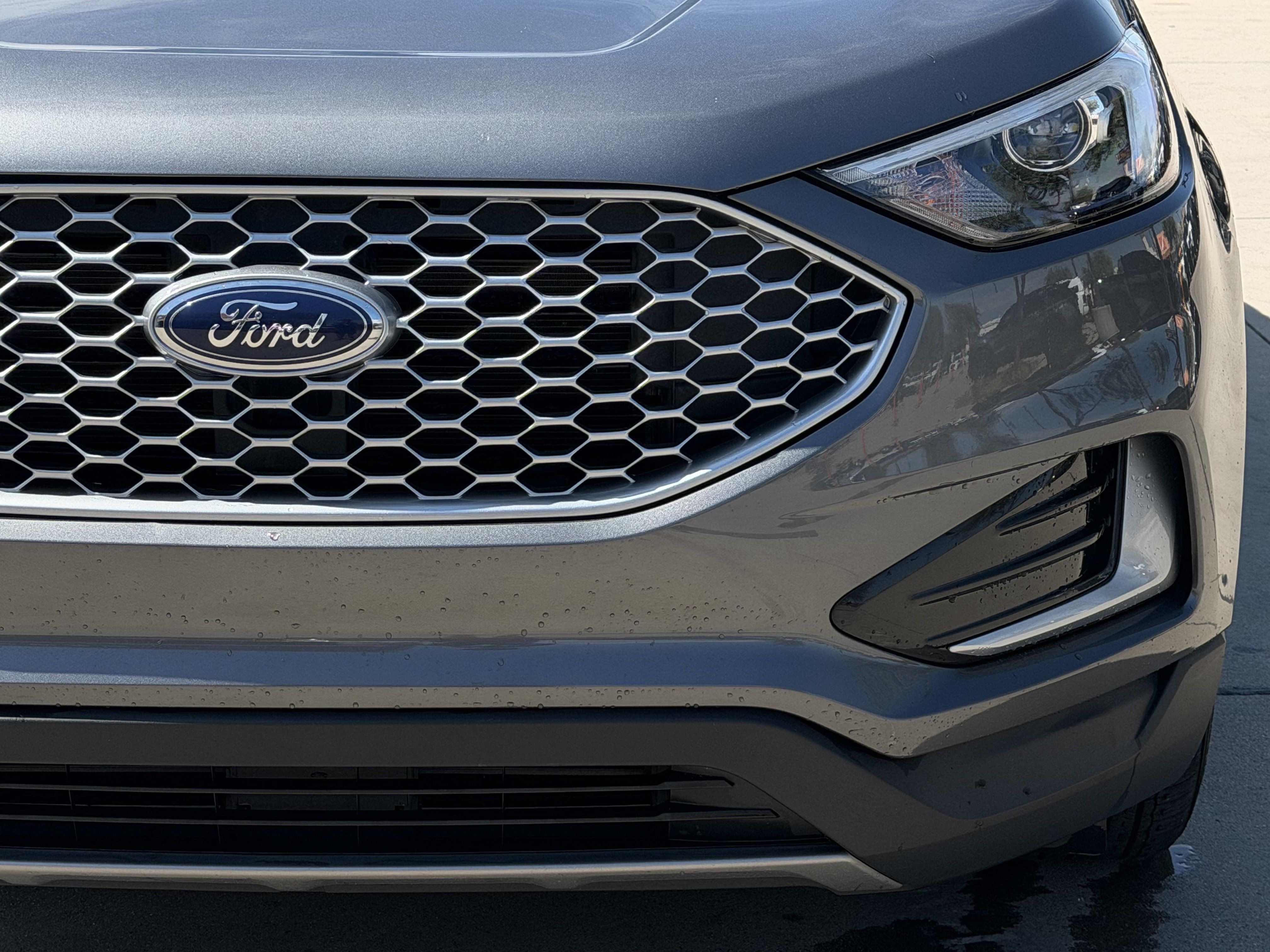 Used 2024 Ford Edge SEL AWD/4WD image 9