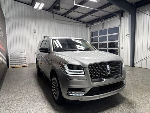 Used 2019 Lincoln Navigator Reserve AWD/4WD image 19