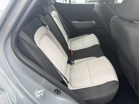 Used 2021 Hyundai Venue SEL image 8