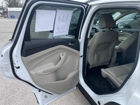 Used 2017 Ford Escape SE w/ Equipment Group 201A image 16