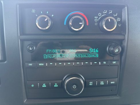 Used 2020 Chevrolet Express 2500 w/ Driver Convenience Package image 26