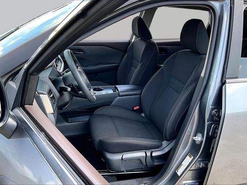Used 2023 Nissan Rogue S FWD image 7