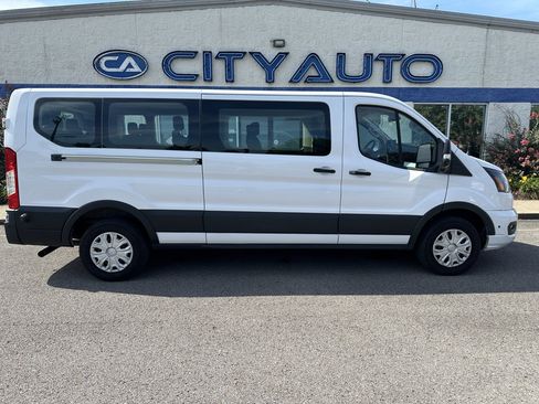 Used 2024 Ford Transit 350 XLT RWD image 3