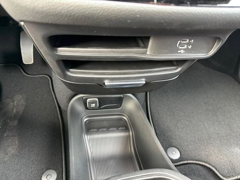 New 2026 Chrysler Pacifica Select image 27