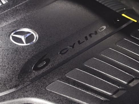 Used 2021 Mercedes-Benz GLS 450 4MATIC image 24