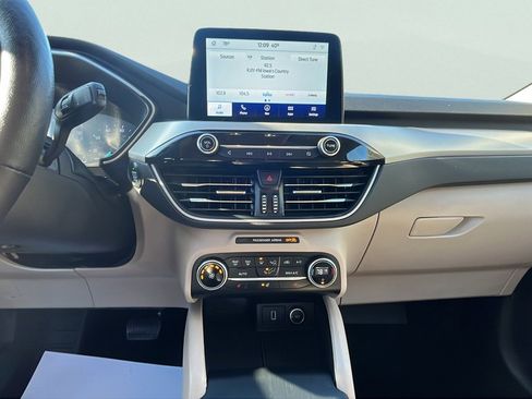 Used 2020 Ford Escape SEL image 10