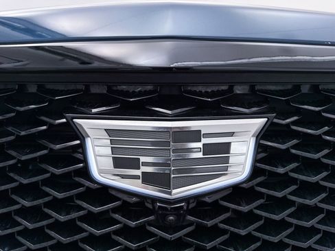 Used 2025 Cadillac Escalade ESV Sport Platinum w/ LPO, ONYX Package image 3