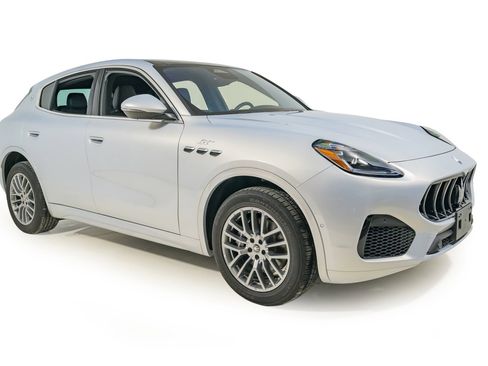 Used 2024 Maserati Grecale GT image 11