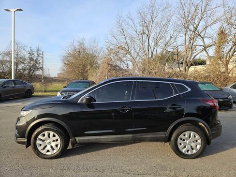 Used 2020 Nissan Rogue Sport S image 4