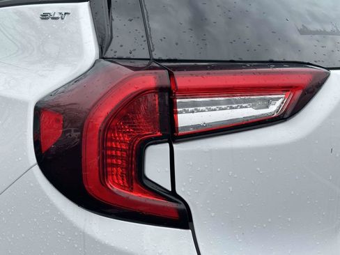 Used 2024 GMC Terrain SLT image 13