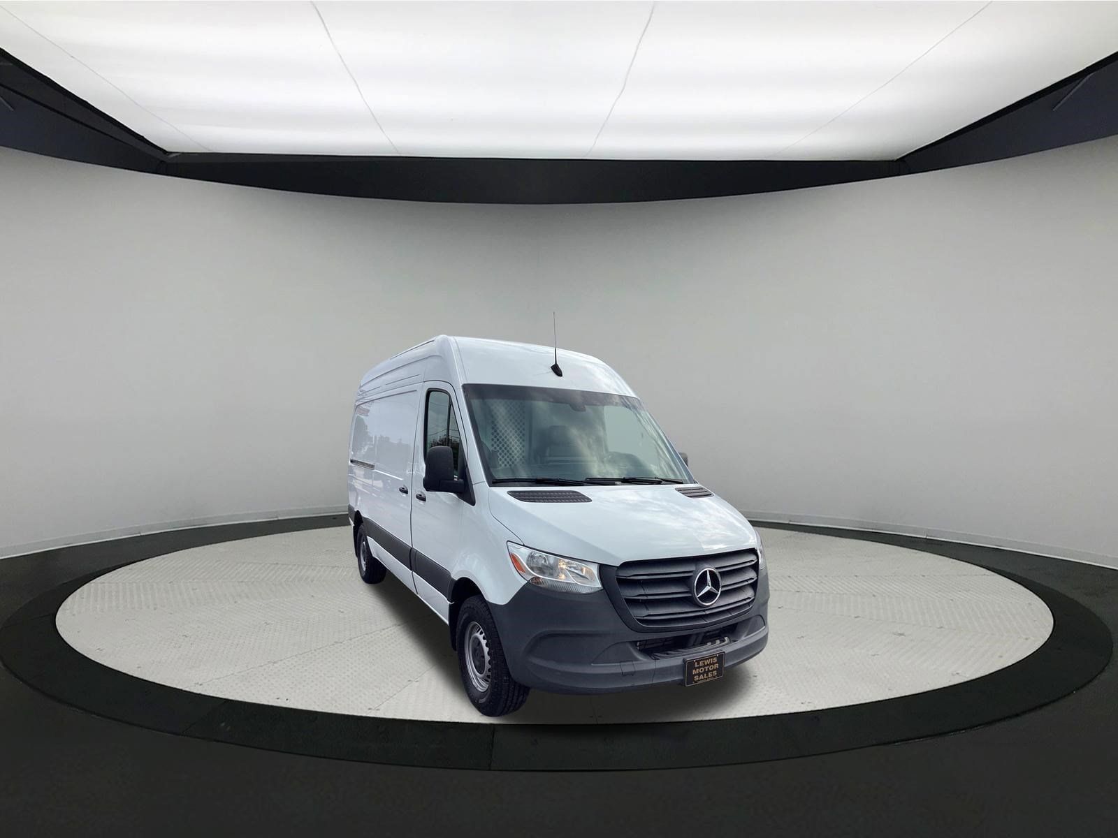 Used 2024 Mercedes-Benz Sprinter 2500 w/ Acoustic Package image 2