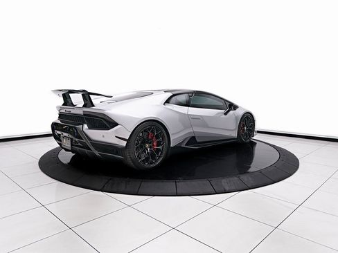 Used 2018 Lamborghini Huracan Performante image 16