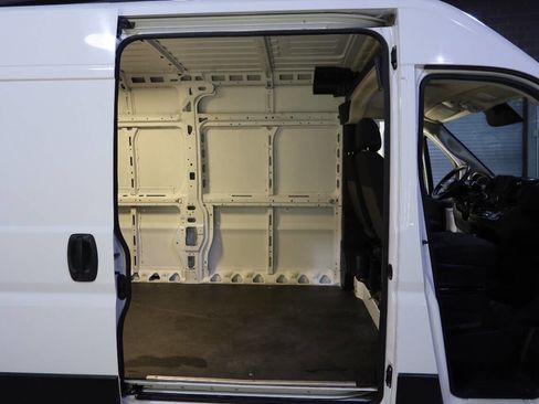 Used 2023 RAM ProMaster 2500 FWD image 14