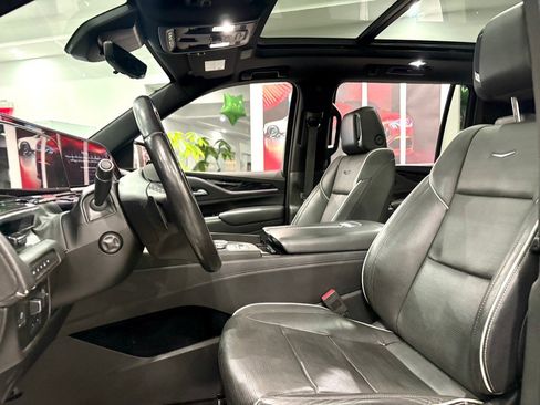 Used 2023 Cadillac Escalade ESV Sport image 12