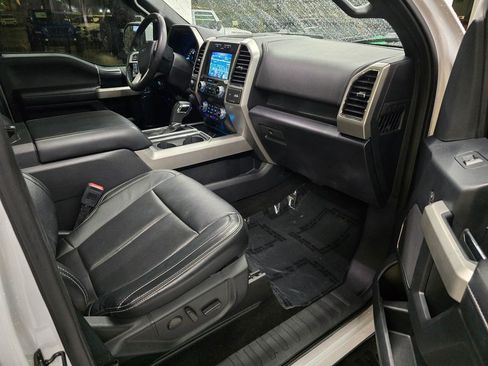 Used 2019 Ford F150 Lariat w/ Equipment Group 502A Luxury AWD/4WD image 38