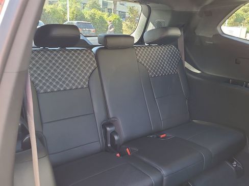 Used 2025 GMC Acadia Denali image 16