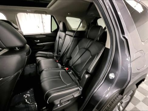 Used 2025 Honda Pilot Elite image 25