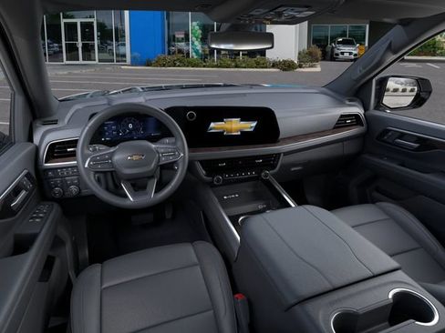 New 2026 Chevrolet Suburban LT w/ Comfort Package AWD/4WD image 15