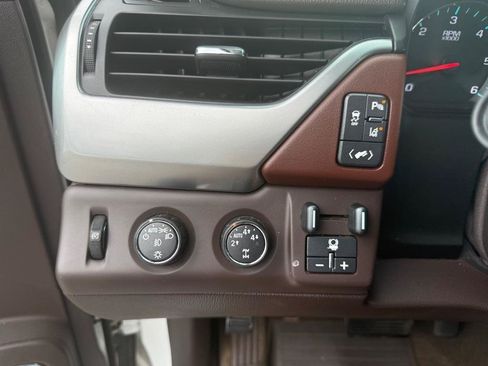 Used 2015 Chevrolet Tahoe LTZ AWD/4WD image 13