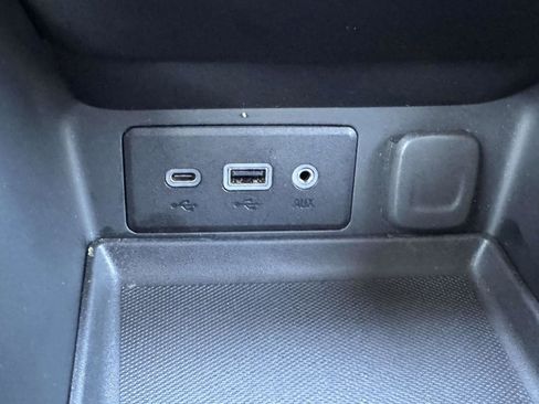 Used 2024 GMC Terrain SLE image 23