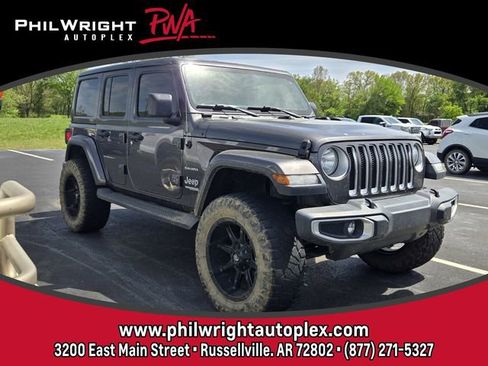 Used 2019 Jeep Wrangler Unlimited Sahara image 1