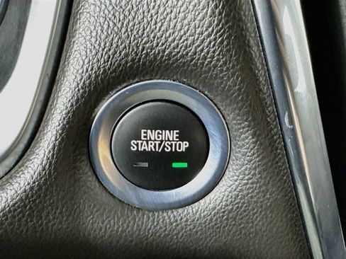 Used 2019 Chevrolet Traverse Premier w/ LPO, Blackout Package AWD/4WD image 23