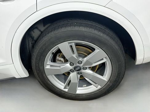 Used 2018 Audi Q5 2.0T Premium Plus w/ Premium Plus Package image 32