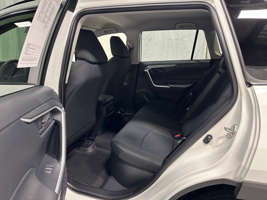 Used 2025 Toyota RAV4 LE AWD/4WD image 44