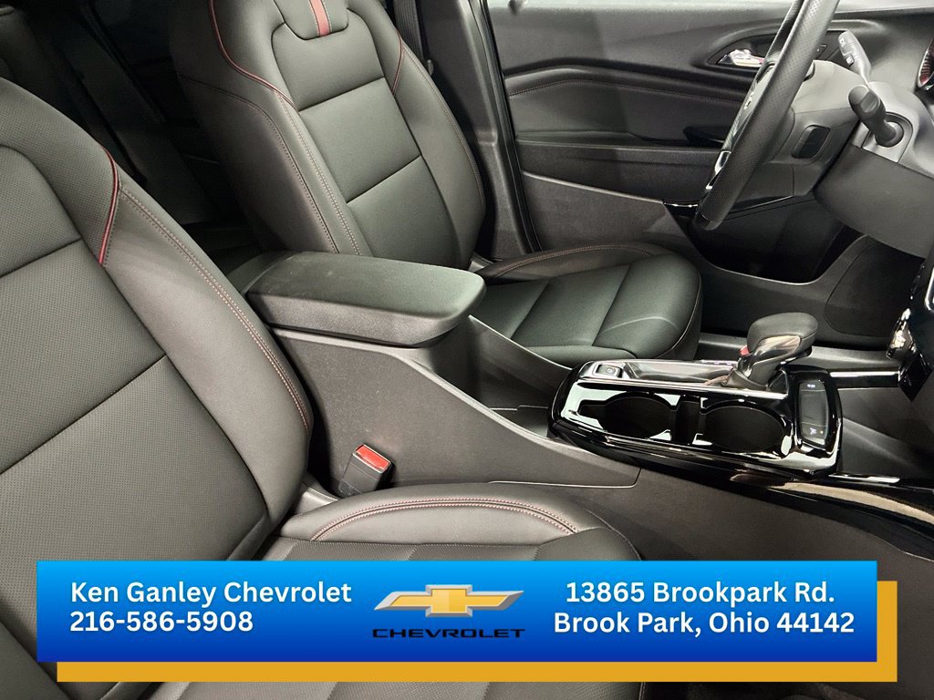 Certified 2026 Chevrolet Trax RS FWD image 22