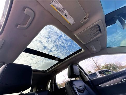 Used 2018 Cadillac XT5 Premium Luxury image 17