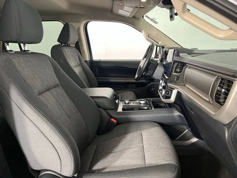 Used 2024 Ford Expedition XLT image 24