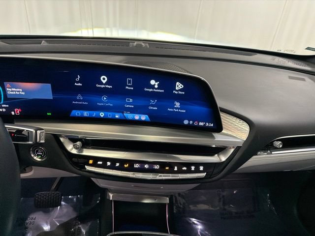 Used 2024 Cadillac Lyriq Luxury RWD image 16