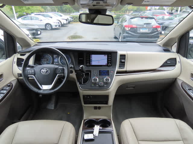 Used 2019 Toyota Sienna XLE Premium FWD image 20