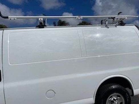 Used 2021 Chevrolet Express 2500 w/ Driver Convenience Package image 15