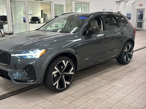 New 2026 Volvo XC60 B5 Ultra w/ Climate Package image 9