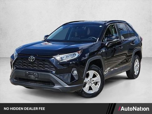 Used 2021 Toyota RAV4 XLE FWD image 1