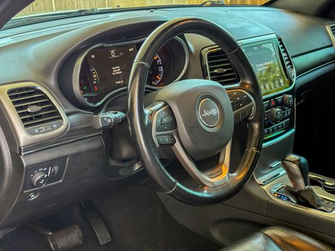 Used 2021 Jeep Grand Cherokee Limited AWD/4WD image 25