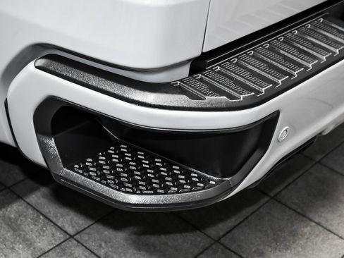 Used 2024 GMC Sierra 1500 AT4 w/ Technology Package image 96