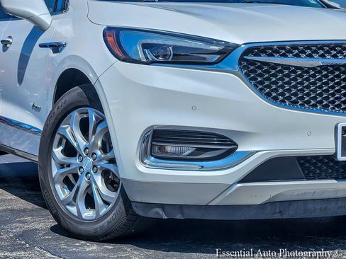 Used 2018 Buick Enclave Avenir w/ Avenir Technology Package AWD/4WD image 3