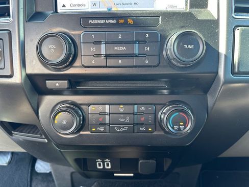 Used 2018 Ford F150 XLT w/ Equipment Group 302A Luxury image 29