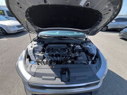 Used 2025 Kia K4 LXS image 32