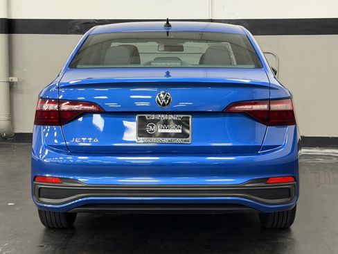 Used 2022 Volkswagen Jetta Sport image 10