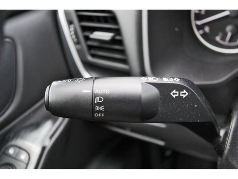 Used 2024 Nissan Rogue S AWD/4WD image 9