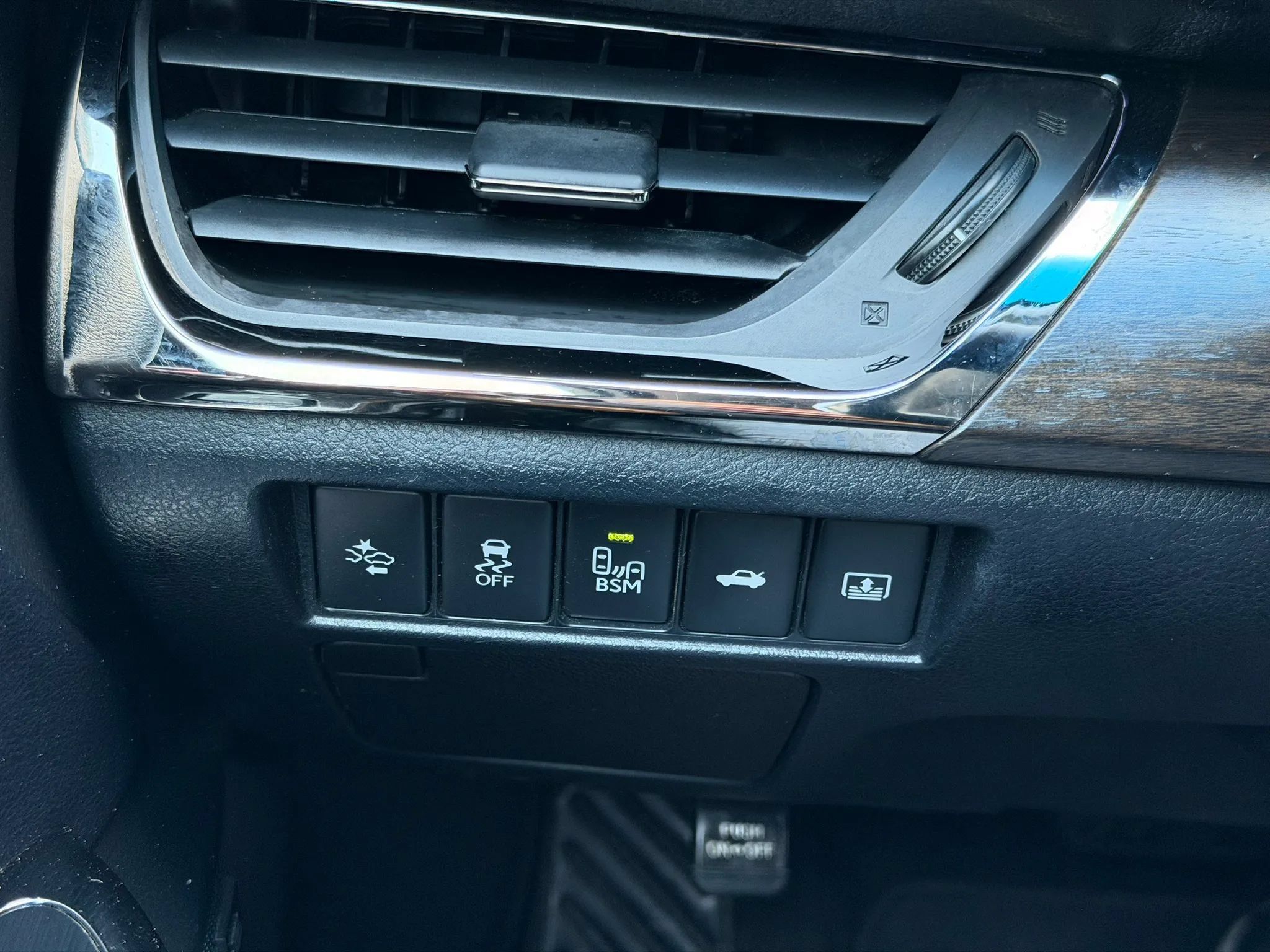 Used 2016 Toyota Avalon Limited w/ Toyota Safety Sense Package FWD image 28