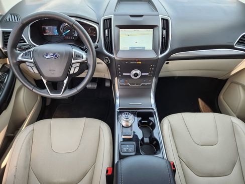 Used 2020 Ford Edge Titanium w/ Equipment Group 301A AWD/4WD image 16